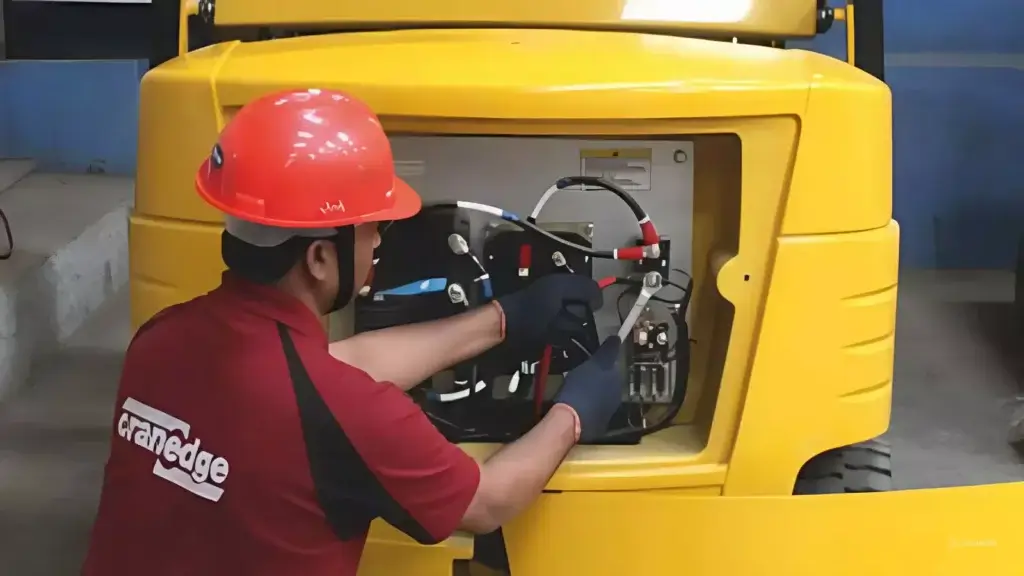 ilustrasi pengerjaan crane maintenance manual